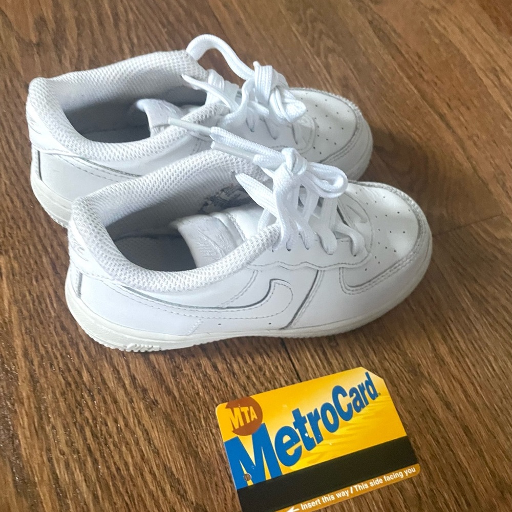 Kids White NIKE Air Force One Sneakers